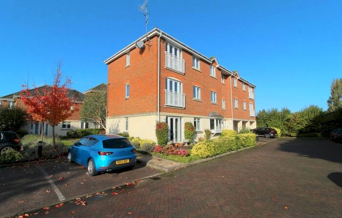2 Bedroom Flat To Rent In Station Road, Edenbridge, TN8