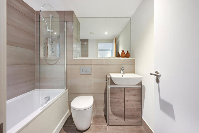 2 Bedroom Apartment To Rent In The Lansdowne, Hagley Road, Birmingham, B16