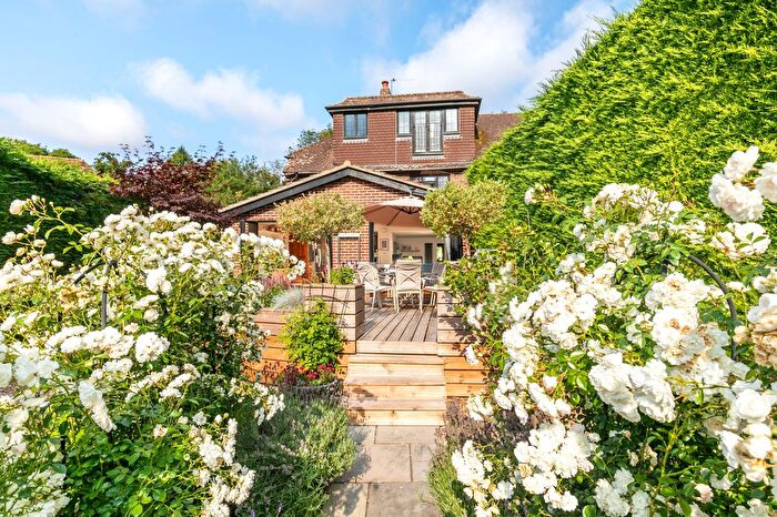 4 Bedroom Semi-detached House For Sale In Cricket Close, Crawley, SO21