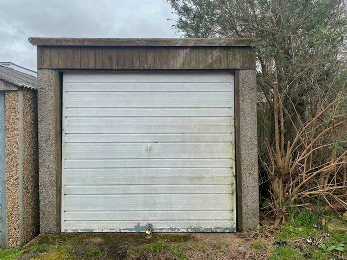 Detached House To Rent In Hilton Road, Canvey Island, SS8