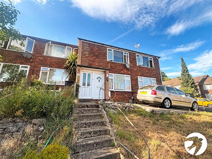 2 Bedroom Flat To Rent In Roseholme, Maistone, Kent, ME16
