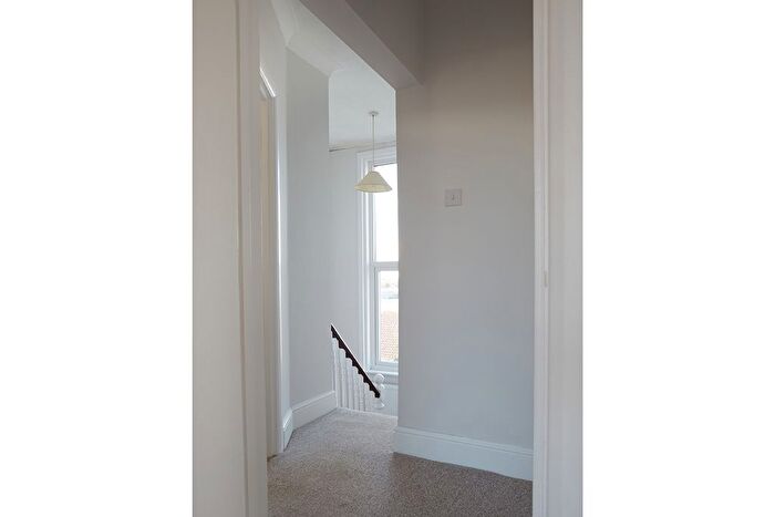 1 Bedroom Flat To Rent In Fonthill Road, Hove, BN3