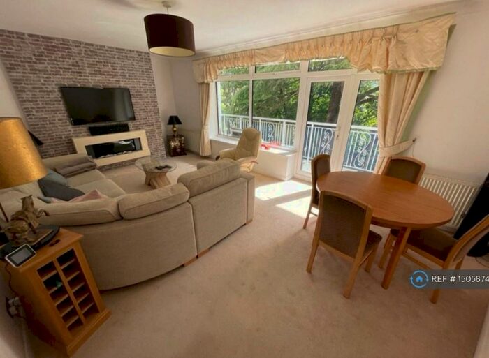 3 Bedroom Flat To Rent In The Avenue, Poole, BH13