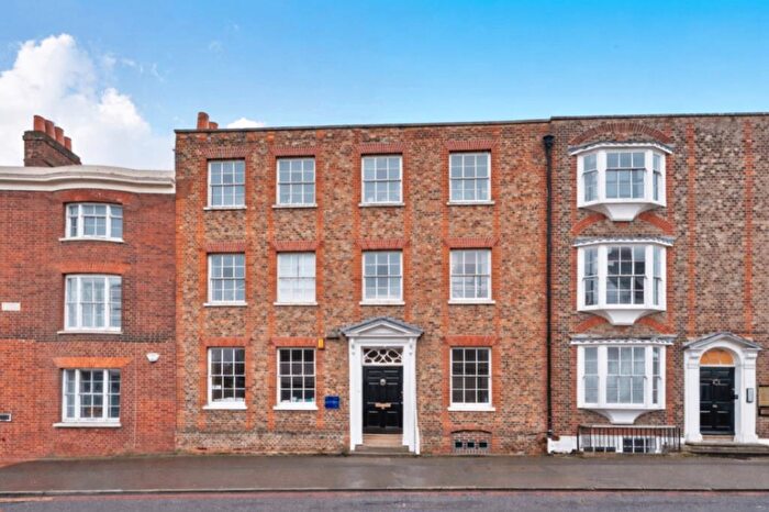 2 Bedroom Flat For Sale In Reading Town Centre, Berkshire, RG1