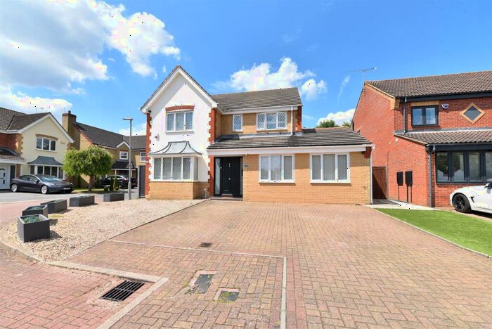 4 Bedroom Detached House To Rent In Sword Close, Broxbourne, EN10