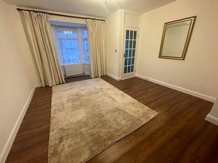 2 Bedroom House To Rent In Wells Street, Swindon, SN1