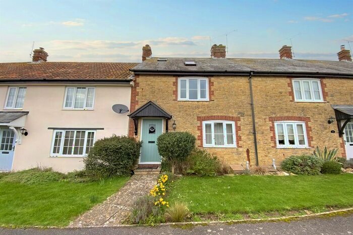 3 Bedroom Terraced House For Sale In Burton Bradstock, DT6