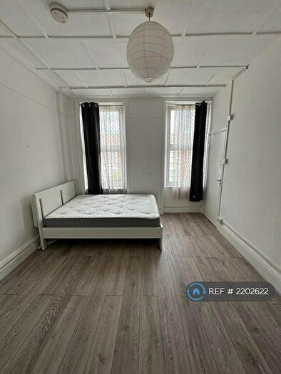1 Bedroom Flat To Rent In Station Road, London, N3