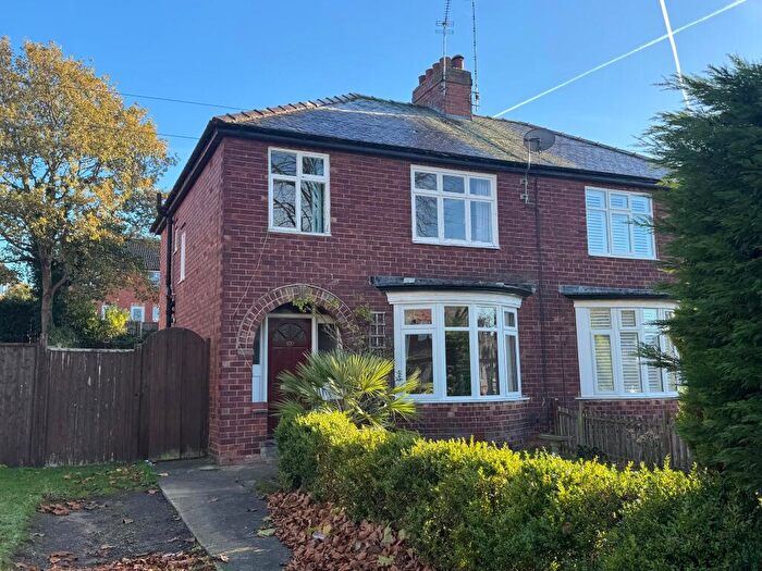3 Bedroom Semi-Detached House For Sale In Kilton Hill, Worksop, S81