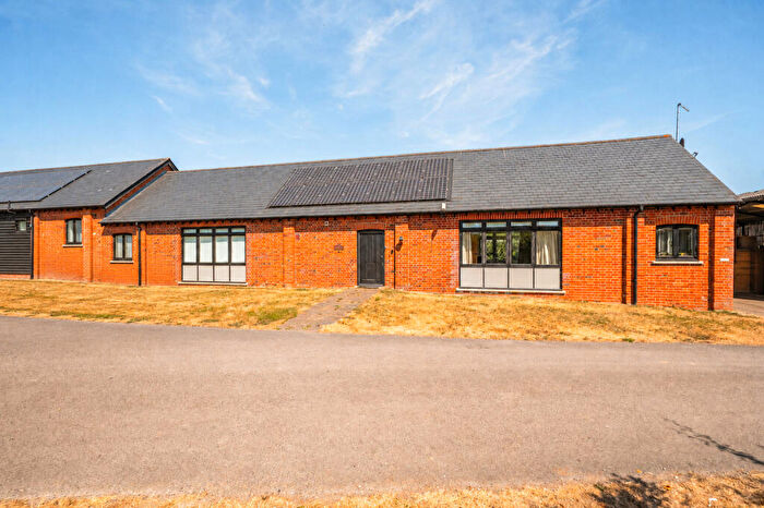 3 Bedroom Bungalow To Rent In Bosmore Lane, Henley-on-thames, RG9