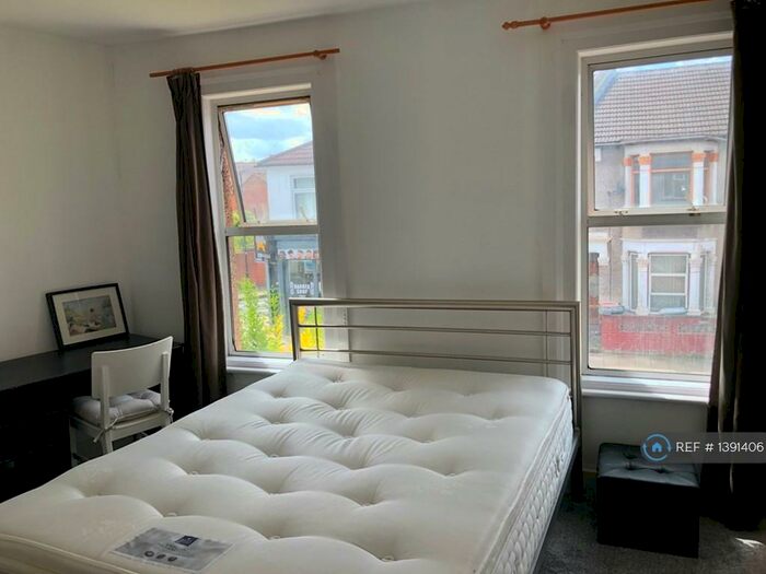 2 Bedroom Flat To Rent In London Road, London, E13