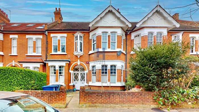4 Bedroom Maisonette For Sale In Woodgrange Avenue, London, London, W5
