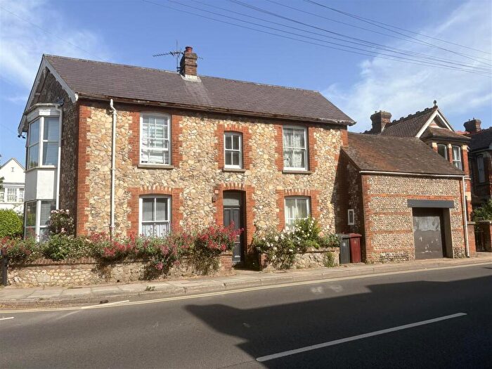 Studio To Rent In Orchard Street, Chichester, PO19