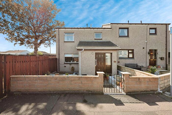 3 Bedroom Semi-Detached House For Sale In West Baldridge Road, Dunfermline, Fife, KY12