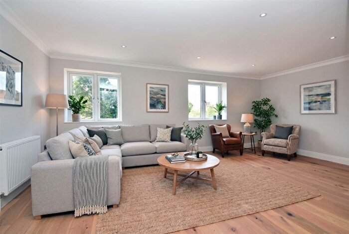2 Bedroom Flat For Sale In Grantley Court, York Road, Cheam, Sutton, SM2