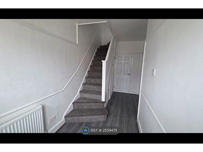 4 Bedroom Terraced House To Rent In Princes Avenue, London, NW9