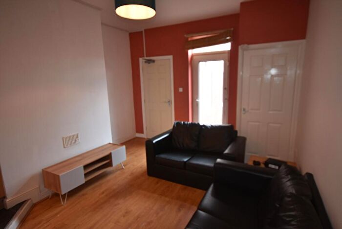 3 Bedroom Flat To Rent In Helmsley Road Sandyford, Sandyford, Newcastle Upon Tyne, NE2