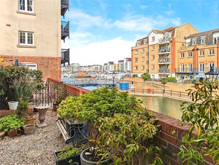 2 Bedroom Flat To Rent In Havana Court, Eastbourne, East Sussex, BN23