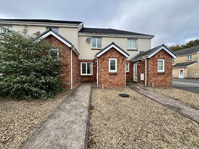 2 Bedroom Property For Sale In Parc Gwernon, Tycroes, Ammanford, SA18
