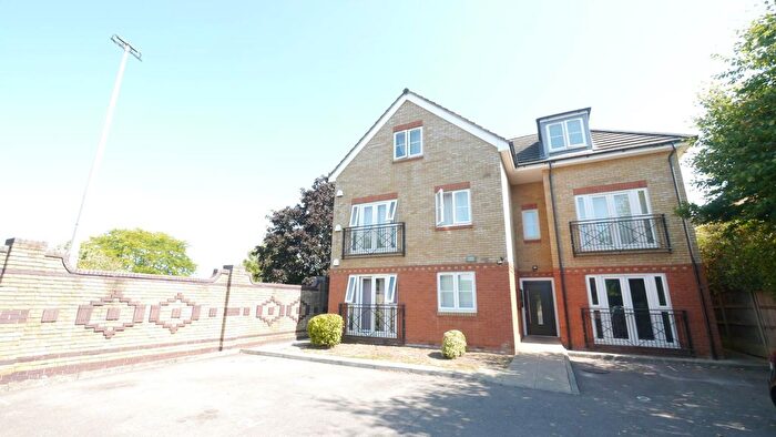 2 Bedroom Flat To Rent In Longmead House, St Albans Road West, Hatfield, AL10
