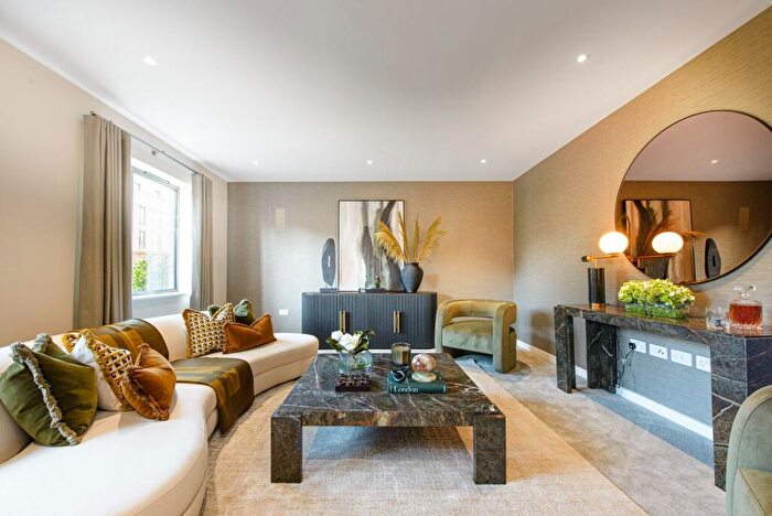 4 Bedroom House For Sale In Trent Park, Enfield, Barnet, EN4