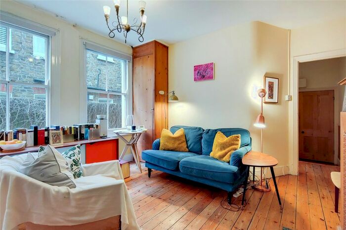 3 Bedroom Maisonette To Rent In Barnard Road, Clapham Junction, SW11