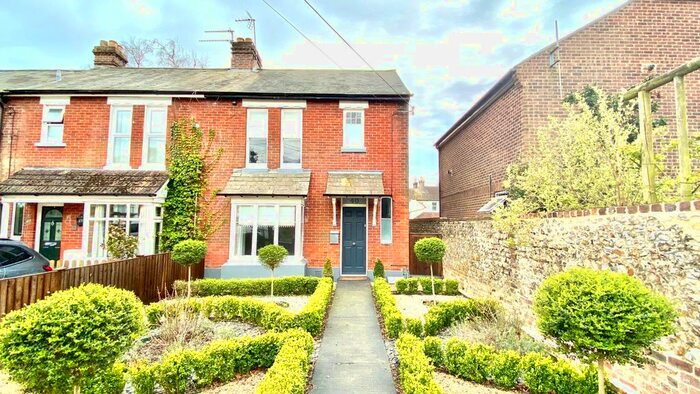 3 Bedroom End Of Terrace House To Rent In Osborne Road, Petersfield, GU32