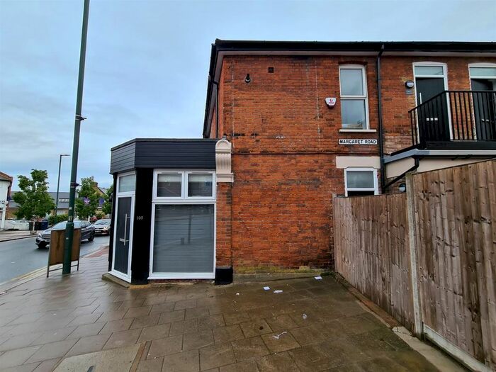 1 Bedroom Flat To Rent In East Barnet Road, New Barnet, Barnet, EN4