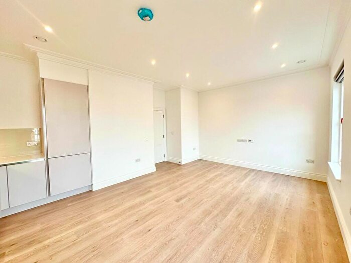 2 Bedroom Flat To Rent In Archway Road, Hornsey, London, N6