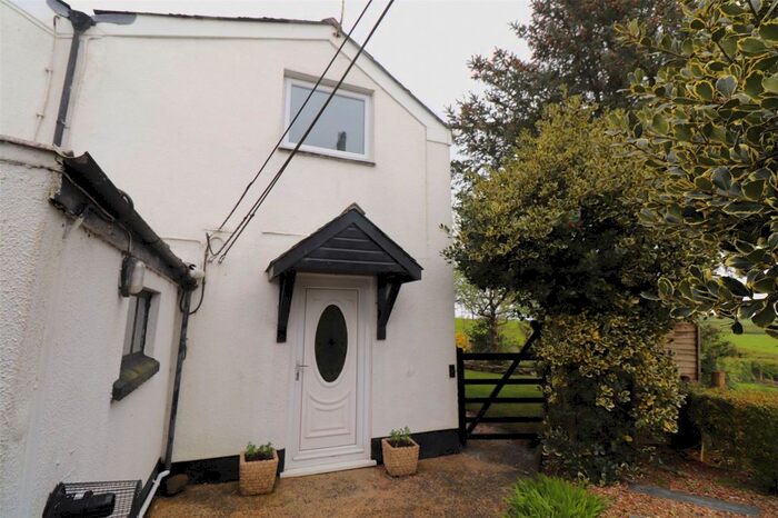 1 Bedroom Semi-Detached House To Rent In Hersham, Bude, EX23