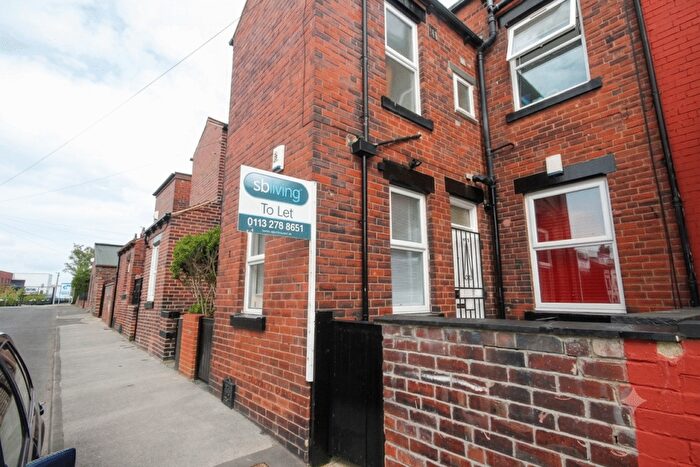1 Bedroom Flat To Rent In Flat, Conference Road, Armley, Leeds, LS12