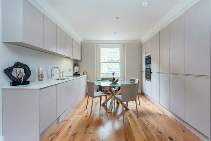 3 Bedroom Flat To Rent In Essex Road, Islington, N1