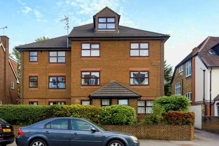 2 Bedroom Flat To Rent In Lewin Road, London, SW16