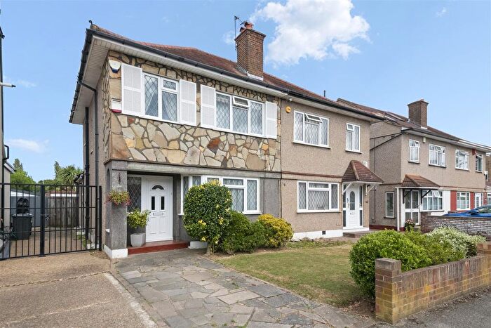 3 Bedroom Semi-Detached House For Sale In Grosvenor Avenue, Hayes, UB4