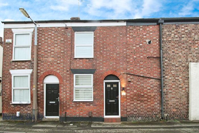 1 Bedroom Terraced House To Rent In Albert Street, Macclesfield, Cheshire, SK11