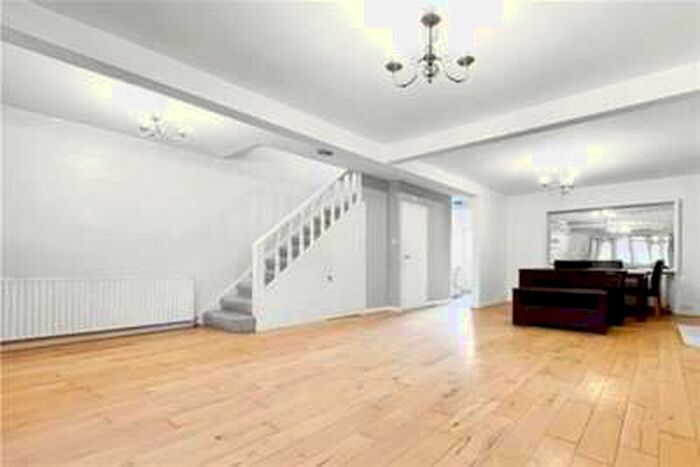 3 Bedroom House To Rent In Sevenoaks Way, Orpington, BR5