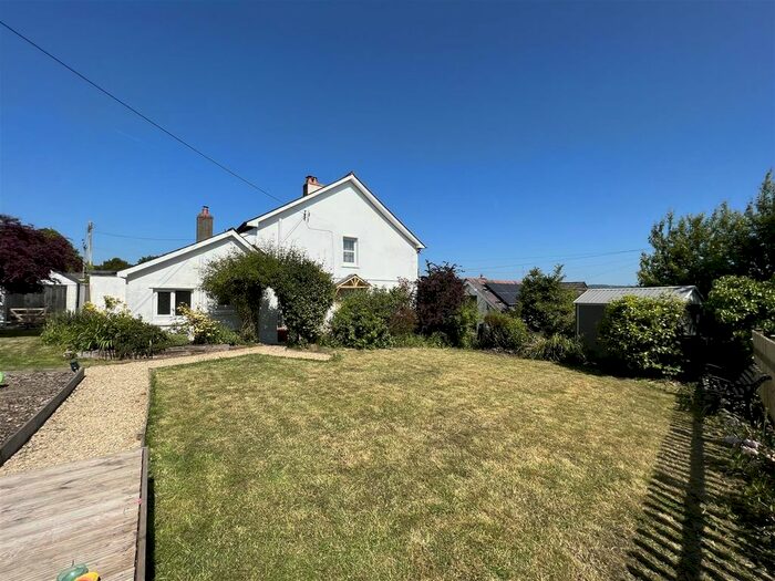 3 Bedroom Property For Sale In Llanegwad, Nantgaredig, Carmarthen, SA32