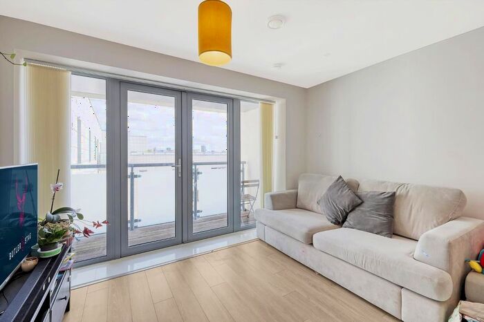 2 Bedroom Flat To Rent In Vernon Road, London, E3