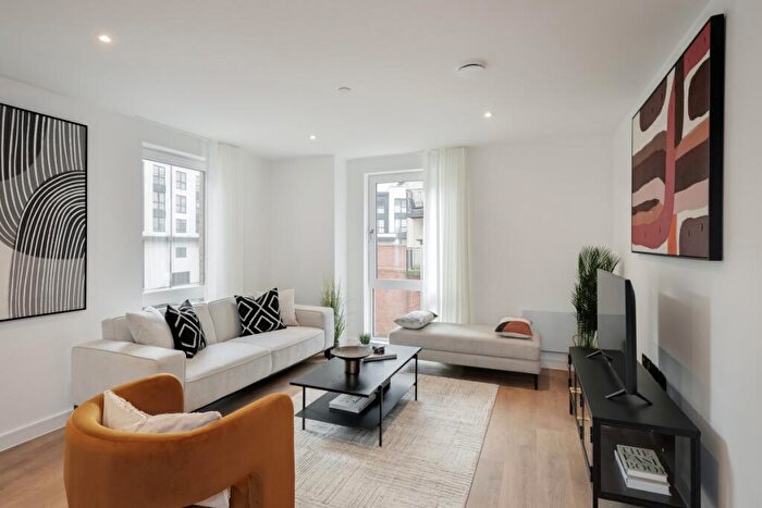 1 Bedroom Apartment To Rent In The Willows Bath, BA2