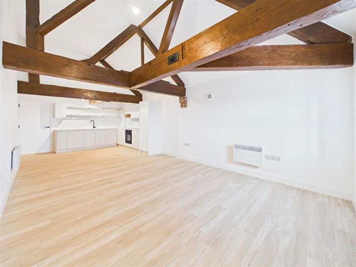 3 Bedroom Apartment To Rent In The Old Mill, Mills Drive, Newark On Trent, NG24