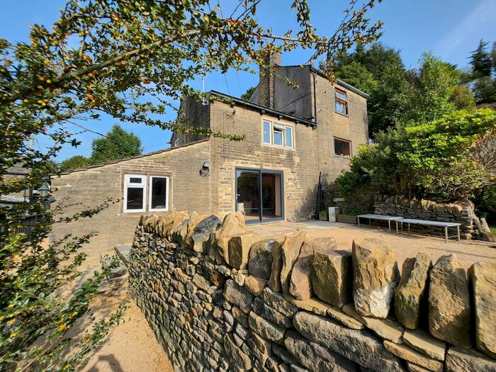 3 Bedroom Cottage To Rent In Union Lane, Ogden, HX2