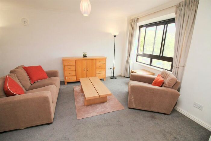 2 Bedroom Flat To Rent In South Seventh Street, Central Milton Keynes, Milton Keynes, MK9