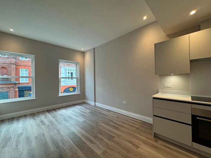 2 Bedroom Apartment To Rent In West Street, Maidenhead, Berkshire, SL6