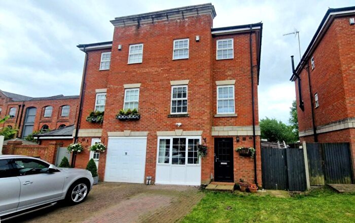 4 Bedroom Semi-Detached House For Sale In Fusilier Way, Weedon, Northampton, NN7