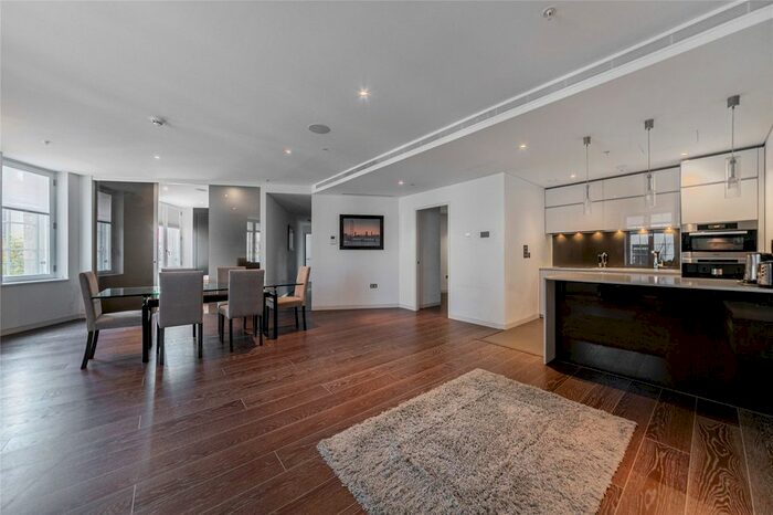 3 Bedroom Flat To Rent In Marconi House, Strand, London, WC2R