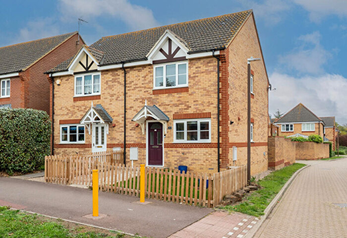 3 Bedroom Semi-Detached House For Sale In Portishead Drive, Tattenhoe, Milton Keynes, MK4