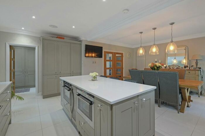 5 Bedroom Detached House For Sale In Clare Wood Drive, East Malling, ME19
