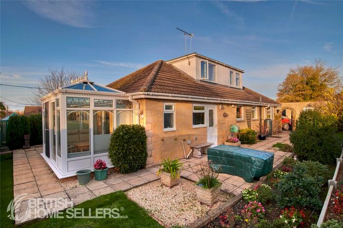 4 Bedroom Bungalow For Sale In Purton Stoke, Swindon, Wiltshire, SN5