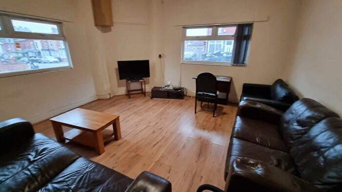 6 Bedroom Semi Detached House To Rent In Croydon Road, Birmingham, B29