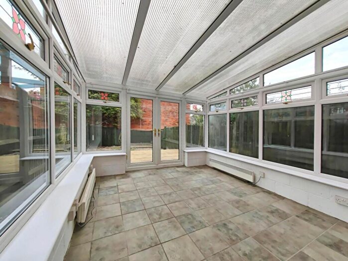 3 Bedroom Terraced House For Sale In Elm Park, Reading, RG30